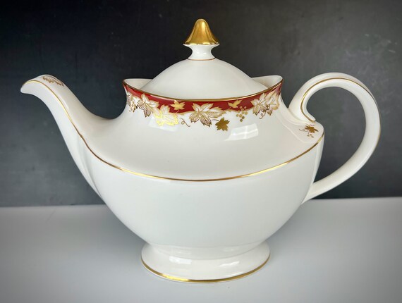 Vintage Royal Doulton Tea Pot WINTHROP Pattern