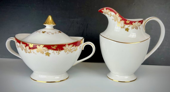 Vintage Royal Doulton Cream & Covered Sugar Set WINTHROP Pattern