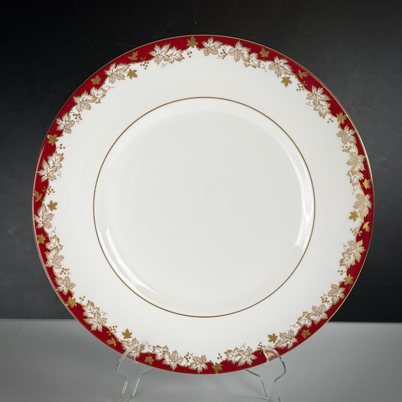 Vintage Royal Doulton Dinner Plates 10.625" - WINTHROP Pattern - 15 PIECES