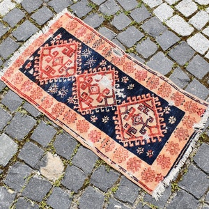 Wonderful Antique 1.5 x 2.9 feet  Awesome Primitive Collector&#39;s Anatolian Fragment Sivas Yastik Rug