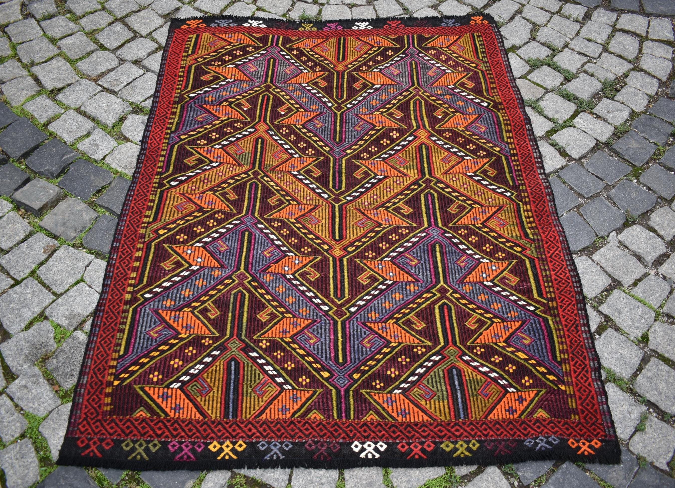 Vintage Turkish Wool Rug, Embroidered Zili Rug, 44x57 In - Etsy Israel