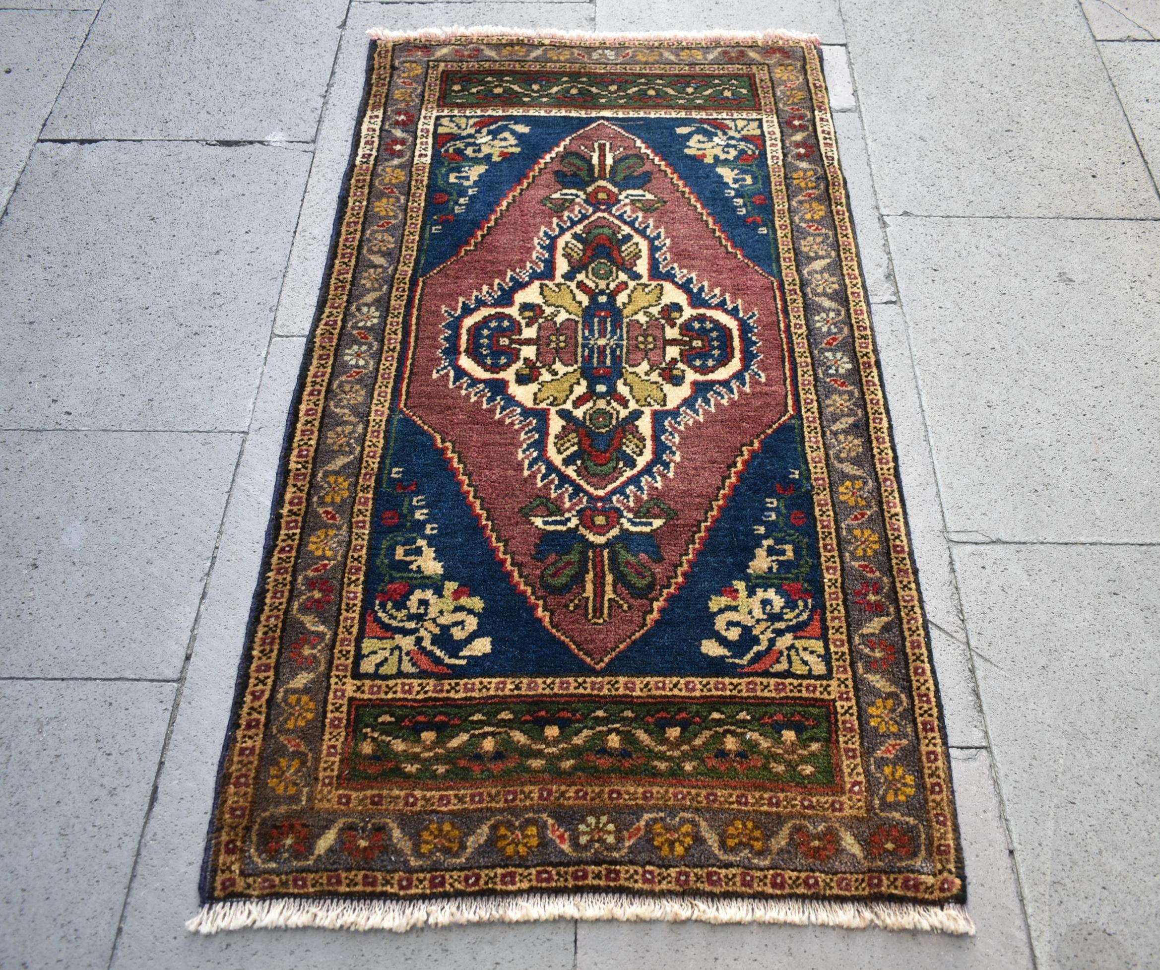 Vintage Turkish Wool Rug, Cappadocia Yastik Rug (21'' X 39'') - Etsy