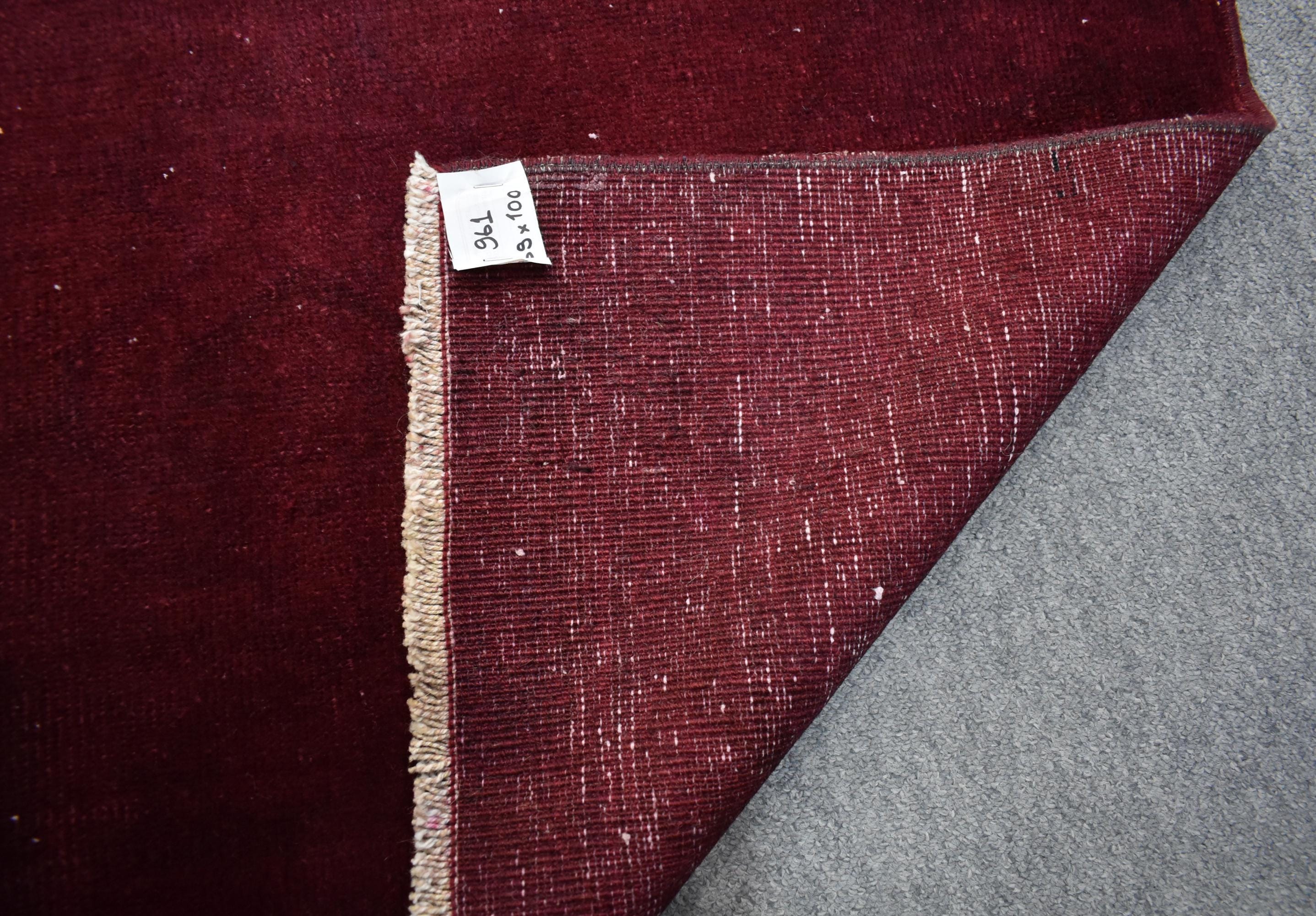 ヴィンテージ オーバーダイ トルコウールラグ、クラレットレッド