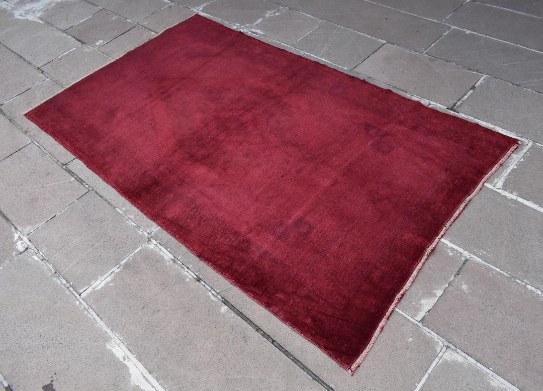 ヴィンテージ トルコ製ウールラグ、オーバーダイ クラレットレッド