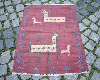Vintage Turkish Mini Kilim Rug, 24&#39;&#39; x 31&#39;&#39; Anatolian Awesome Animal Design Cicim Kilim, Organic Wool Kilim Rug, Embroidered Woven Kilim Rug