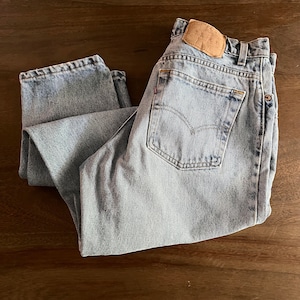 Vintage 1990s Levi's 550 Red Tag Jeans Size 32x32