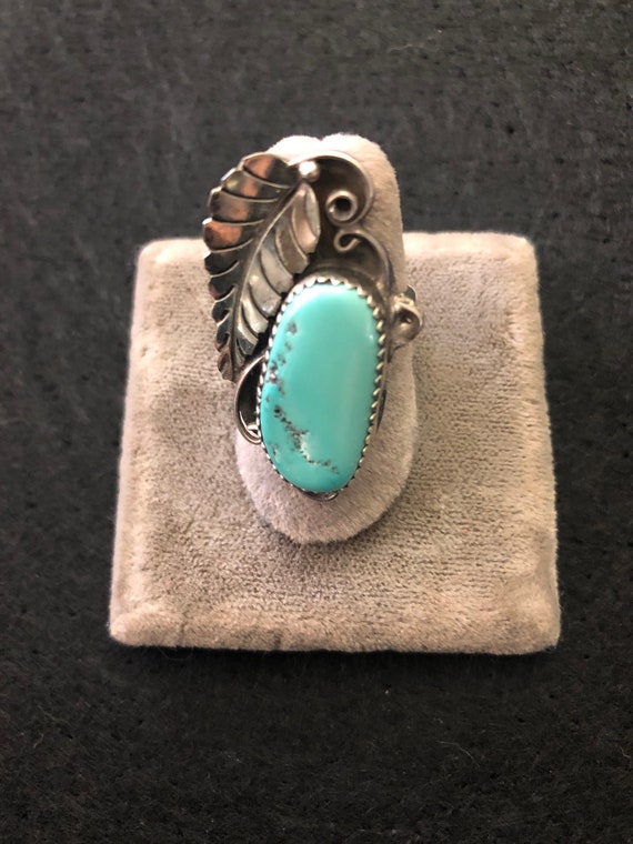 Vintage Native American Turquoise Cabchon Leaf Rin