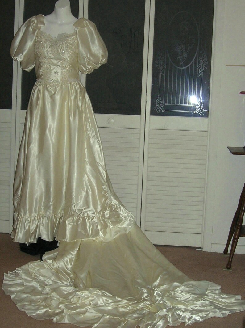 Vintage Ruffled Liquid Satin Lace Wedding Dress Bridal Gown | Etsy