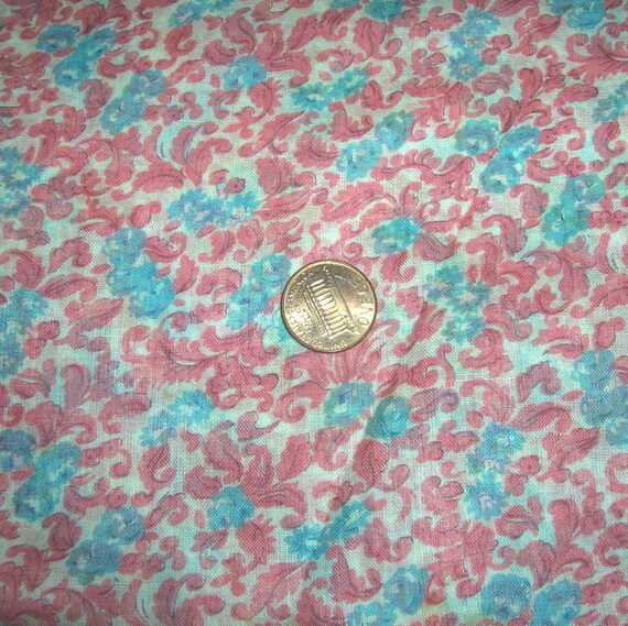 Vintage 30s Cotton Floral Fabric Dollmaking Heirlo