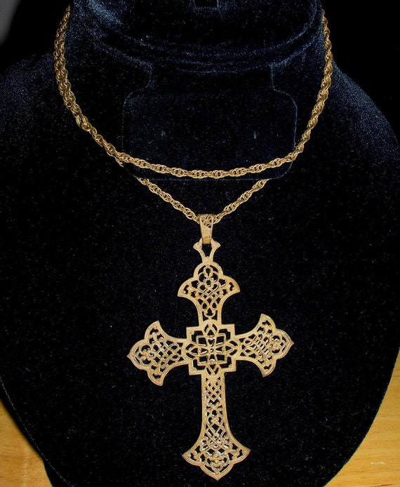 4 pieces Made in the USA Antiqued Brass Vintage Design Art Nouveau Filigree Cross Drop