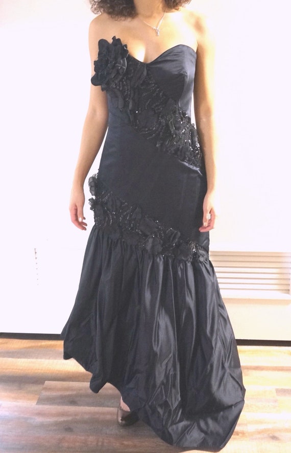 Vintage Couture Ruffled Silk Satin Strapless Busti