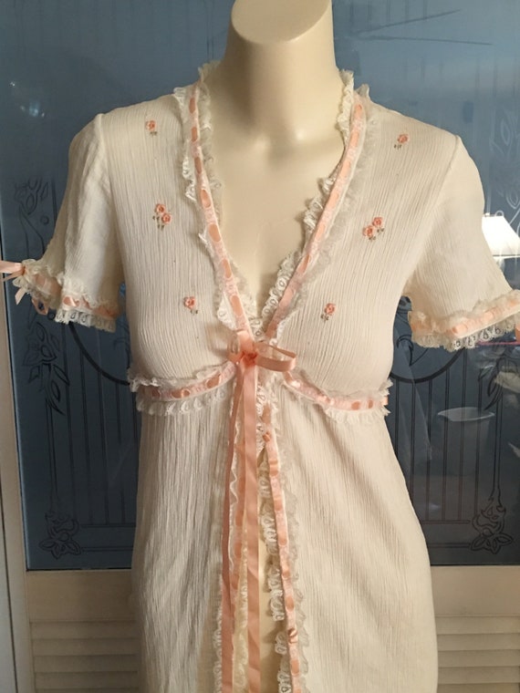 Vintage Embroidered Dressing Gown Robe, Dorelle of Sy… Gem