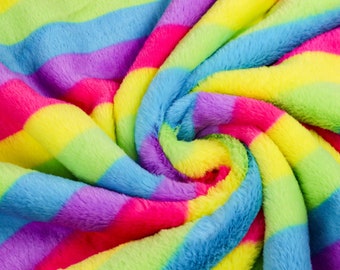 Tissu en fourrure en peluche arc-en-ciel multicolore et câlin à partir de 0,5 m (17,00/mètre)