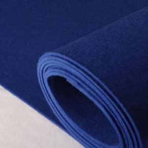 Craft felt sheet, sturdy, 3-4 mm thick, in royal blue from 0.5 m (9.50/meter)
