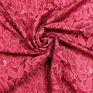 Tissu dentelle élastique pétales de rose et feuilles sur vieux rose foncé à partir de 0,5 m 10,00/mètre image 2