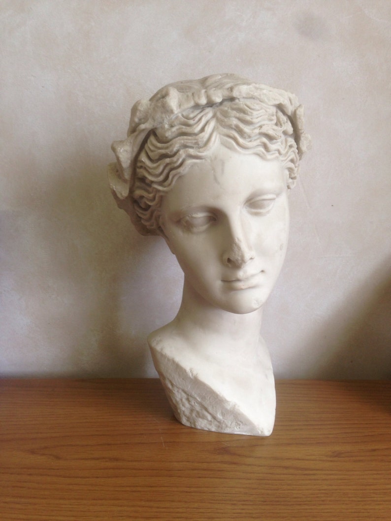 Thalia Museum Replica Head image 2