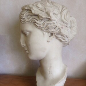 Thalia Museum Replica Head image 4