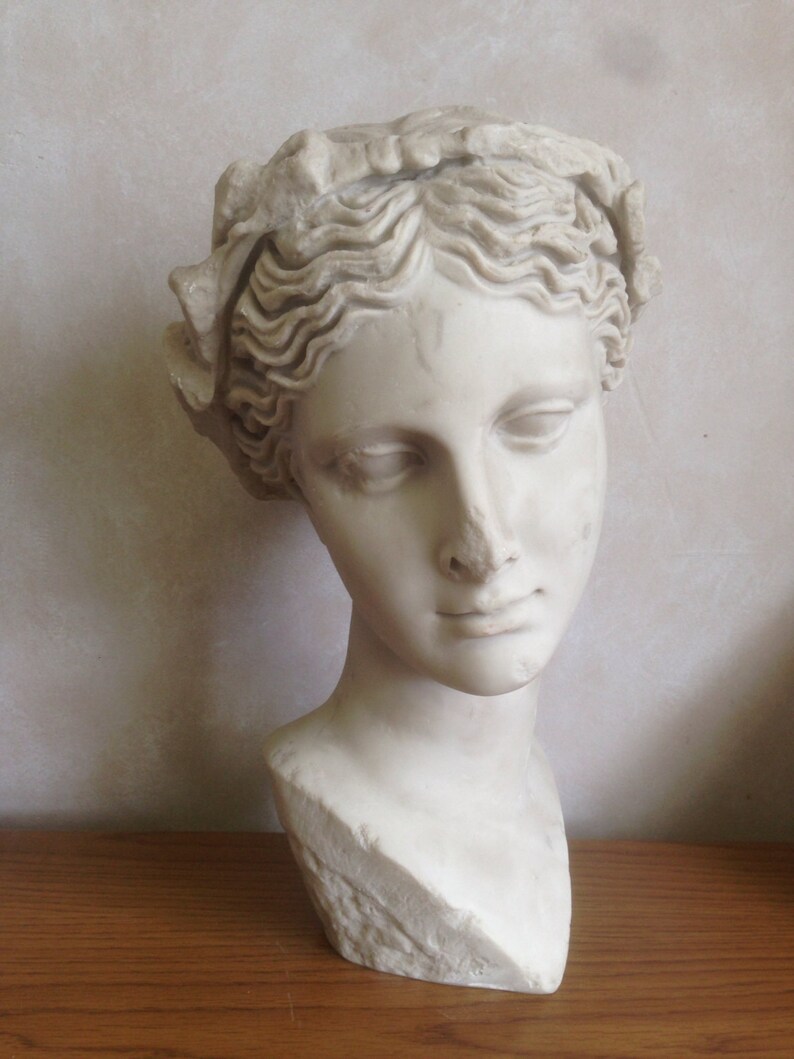 Thalia Museum Replica Head image 1