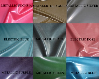 Puede incluir: Nueve muestras de tela en diferentes colores y acabados. Las muestras están dispuestas en una cuadrícula de 3x3. La fila superior muestra fucsia metálico, oro viejo metálico y plata metálico. La fila del medio muestra azul eléctrico, negro metálico y rosa eléctrico. La fila inferior muestra morado metálico, verde metálico y azul metálico.