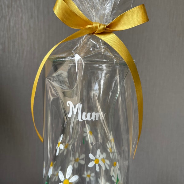 Beautifully handcrafted, daisy glass vase, can be personalised (see photos) Lovely gift idea, birthday, friend, sister, mum, daughter