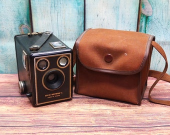 Serviced 1940s Kodak Six-20 Brownie C Roll Film Box Camera - Medium Format