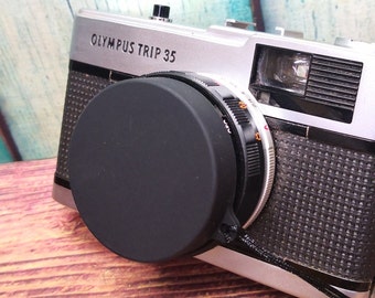 Bouchon d'objectif sans lacet Super Grip pour Olympus Trip 35 avec cordon de retenue - Convient à TOUS les filtres