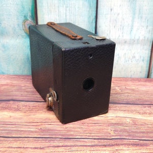 Serviced 1920s Kodak No2 Hawk-Eye Model C Roll Film Box Camera - 120 Roll Film - Medium Format