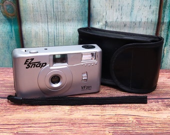 1990s EZ Snap VF201 35mm Point and Shoot Film Camera with Flash + Case