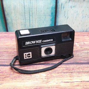 1980 Kodak Brownie - 110 Cartridge Film Camera - Point and Shoot