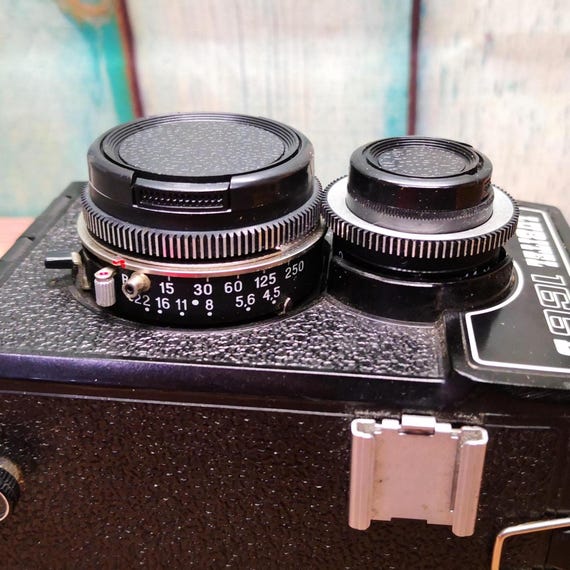 Lubitel 166B – Capot Pour Pièces – Appareil Photo TLR – Lire Descriptif