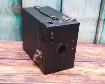 Serviced 1930s Kodak Portrait Hawkeye Star Roll Film Box Camera - 120 Roll Film - Medium Format