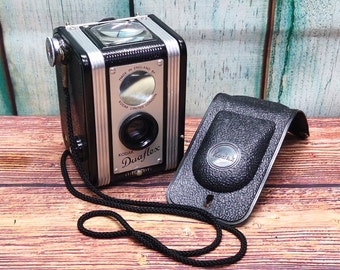 Serviced 1950s Art Deco Kodak Duaflex Shoot From the Hip 120 Roll Film TLR Camera - Medium Format