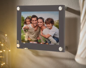 Acrylic Photo Frame 10x15cm: Modern Wall Decor