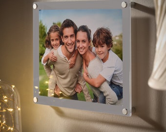 Acrylic Glass Photo Frame 25x20cm: Modern Wall Decor