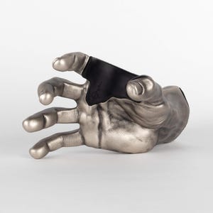 Silver GuitarGrip Hand Shaped Wall Mounted Guitar Hanger - Right Grip