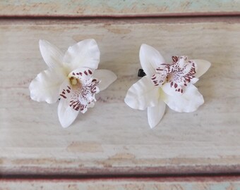Hair Clip On Orchids WHITE Pair (2 Items) Flowers Tiki Pinup Rockabilly Faux Floral Tropical Clips Duo Beach Party Hawaiian Bachelorette