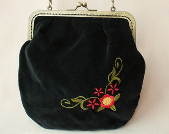 Vintage Embroidery Black Velvet Evening Purse/Kiss clasp handbag