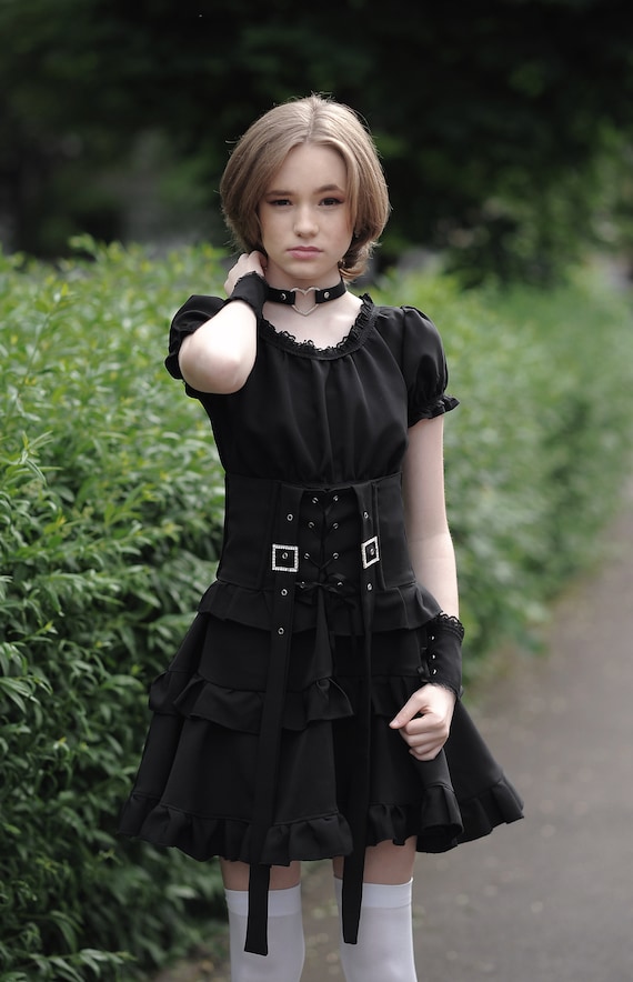 JULSEY - Vestito Corto In Pizzo Nero Con Corpetto E Gonna A Balze - Foto 8