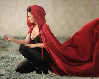 Capa con capucha roja, capa larga con capucha