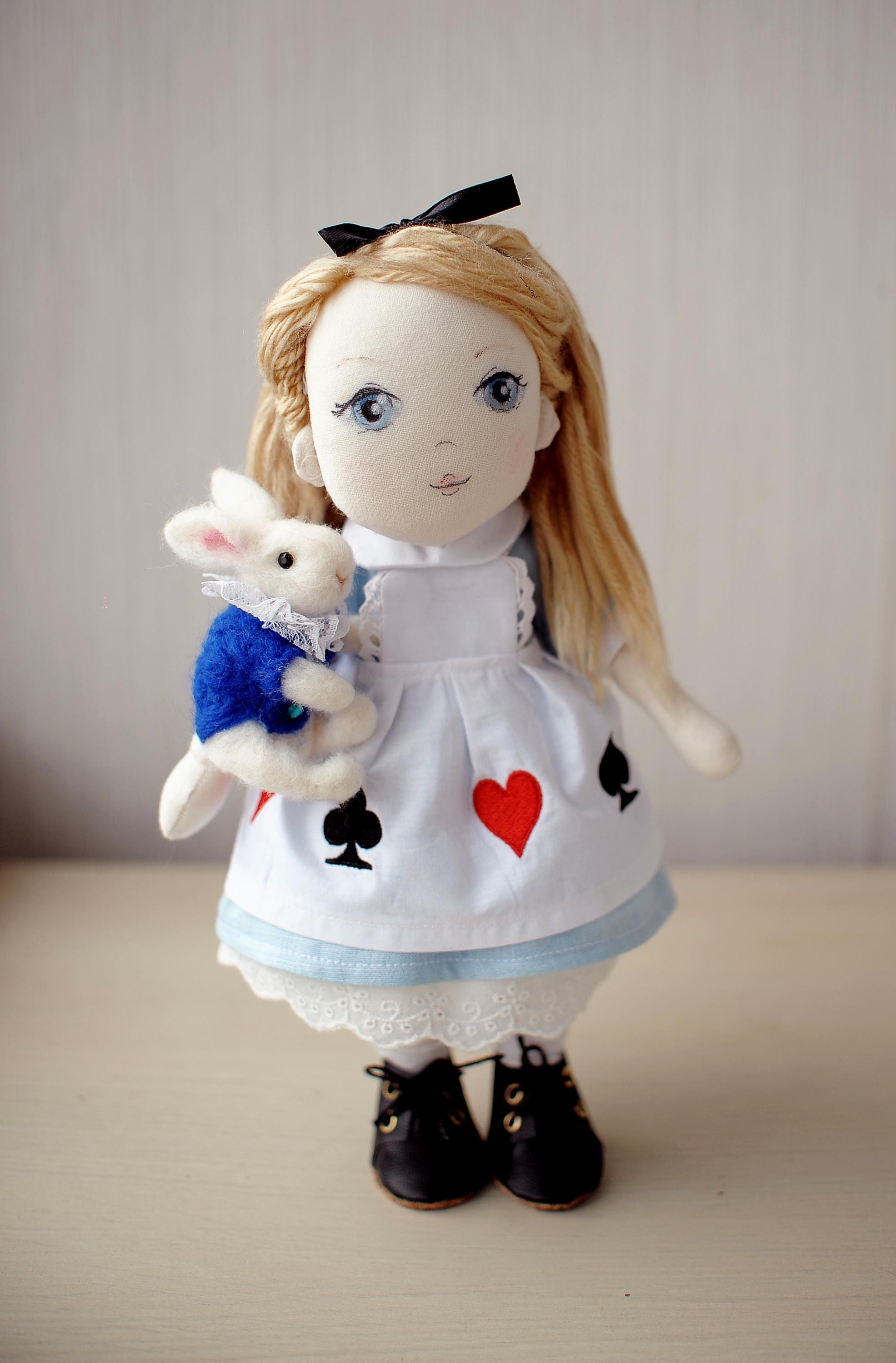 不思議の国のアリス ニードルフェルトの白ウサギの手作り人形 - Etsy 日本
