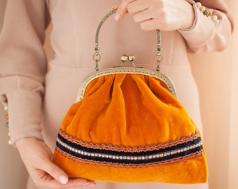 Bolso de noche de terciopelo hecho a mano: bolso de mano vintage con cierre de beso.