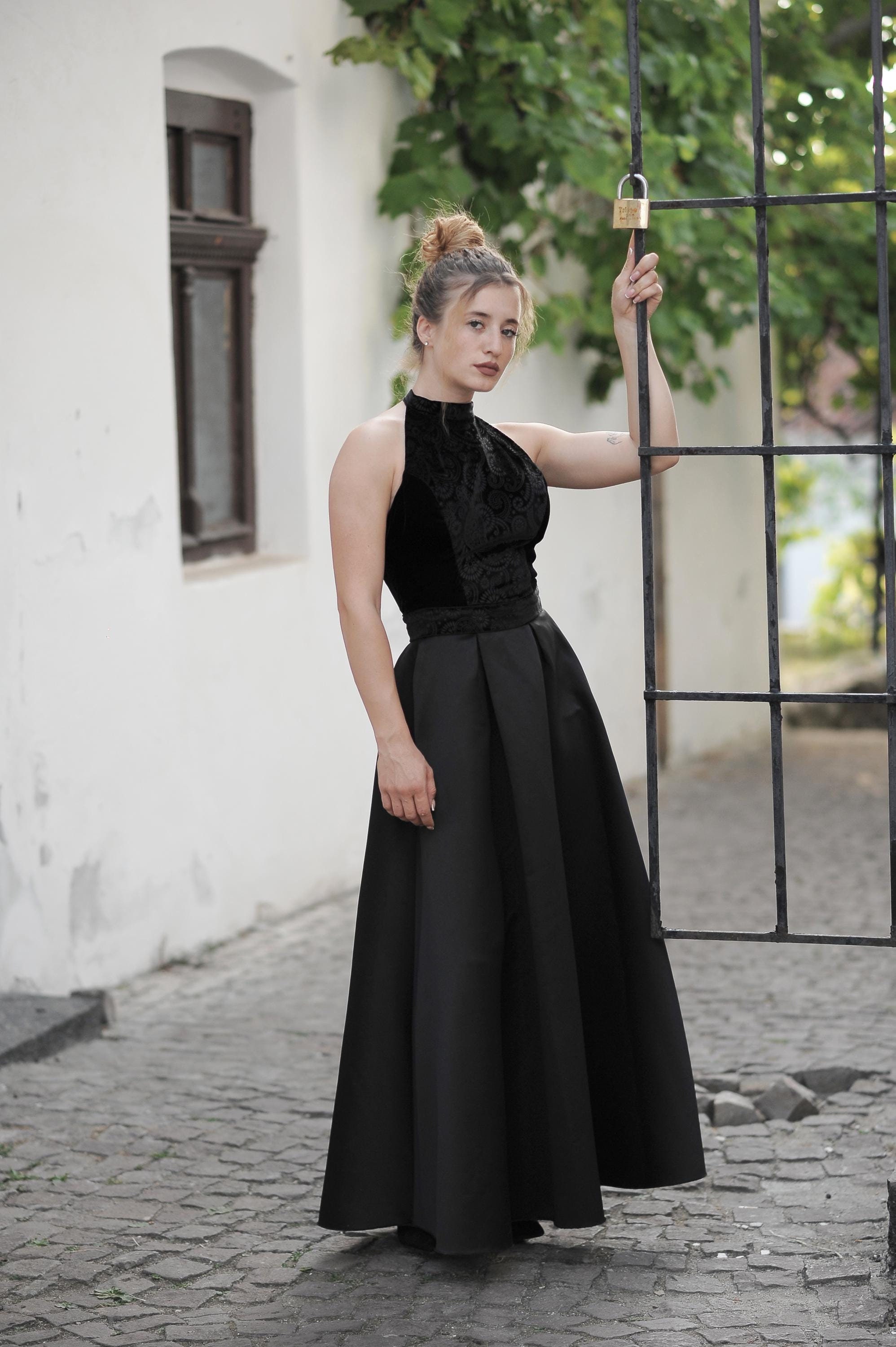 Backless Velvet Corset & Maxi Skirt Set - Statement Evening Outfit
