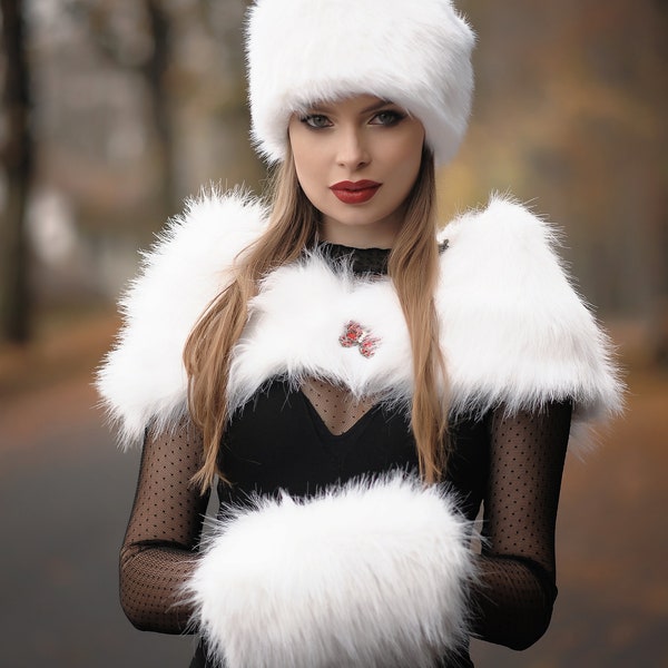 Fake fur hat/White faux fur accessories - hat, collar and cuff/Winter hat, collar and hand warmers/Russian white fur hat, collar and cuffs