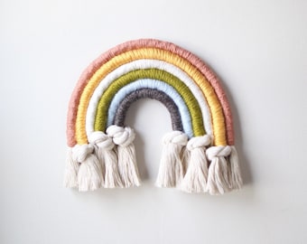 Arc-en-ciel en fibre nouée « vintage » Wall Hanging