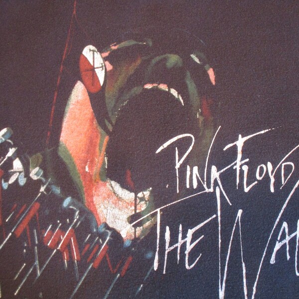 Pink Floyd Shirt. Vintage T-shirt. Graphic Tee. Top. Retro Black. 'The Wall' Album & Movie. Music Festival, Concert Chic Casual Streetwear.