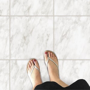 Fliesenaufkleber für Küche Badezimmer Wand Backsplash Kamin: Carrara Weißer Marmor