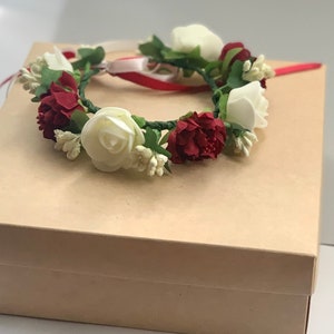 Burgunder Blumenkronen-Tieback: Ballett-Haarknoten-Wickelstirnband