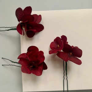 Burgundy hydrangeas hair pins Maroon hair piece Dark red flowers Hair stick Burgundy hair pins for buns Fall wedding hair accessories