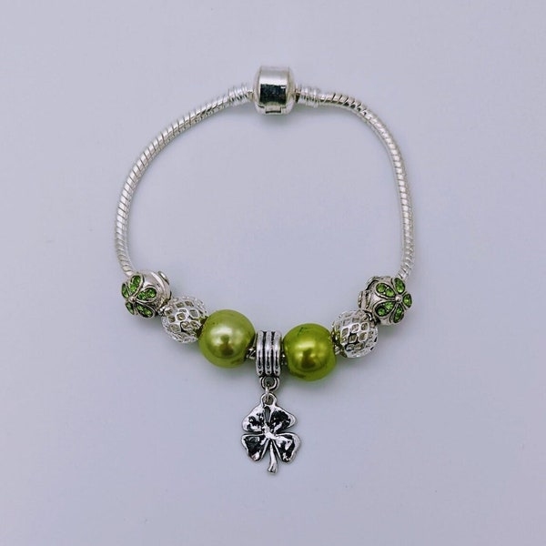 bracelet charm, argenté vert avec trèfle