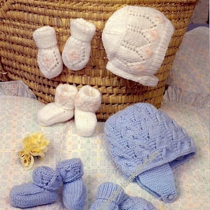 2 set di cappelli, guanti, scarpine e stivaletti per neonati, modello vintage per maglia, berretto, cuffia, guanti, pantofole, DK 8ply, lana pettinata leggera, download immediato PDF - 82